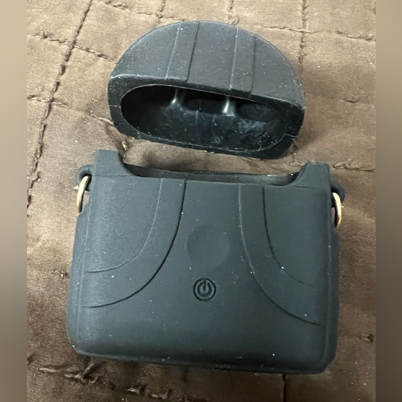 AirPods 1 or 2 case - Picture 4 of 6